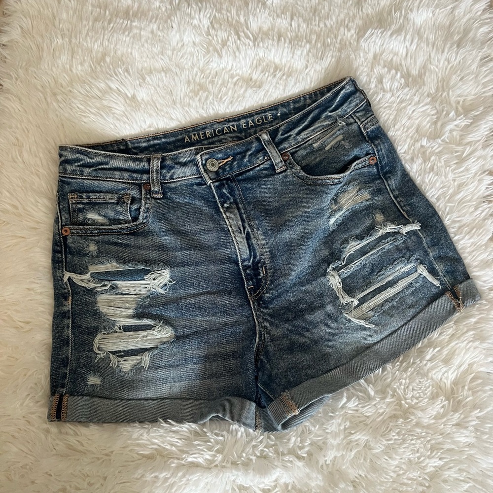 NWOT American Eagle Distressed Mom Shorts, Size 10